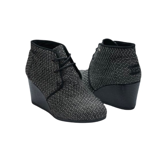 Toms Shoes - TOMS Desert Wedge Lace Up Bootie Herringbone Black/White 8